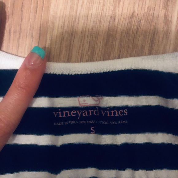 💙Vineyard Vines Striped Tank💙 - Picture 4 of 5